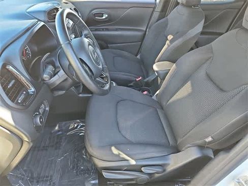 Used 2018 Jeep Renegade Altitude w/ Advanced Technology Group image 17