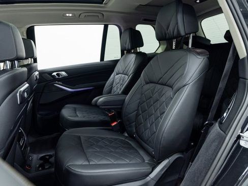 Used 2024 BMW X7 xDrive40i image 23