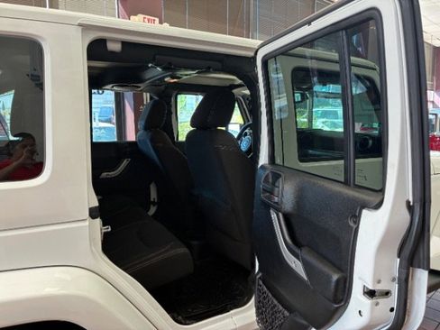 Used 2014 Jeep Wrangler Unlimited Sahara w/ Connectivity Group image 35