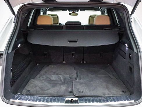 Used 2025 Porsche Cayenne S image 30