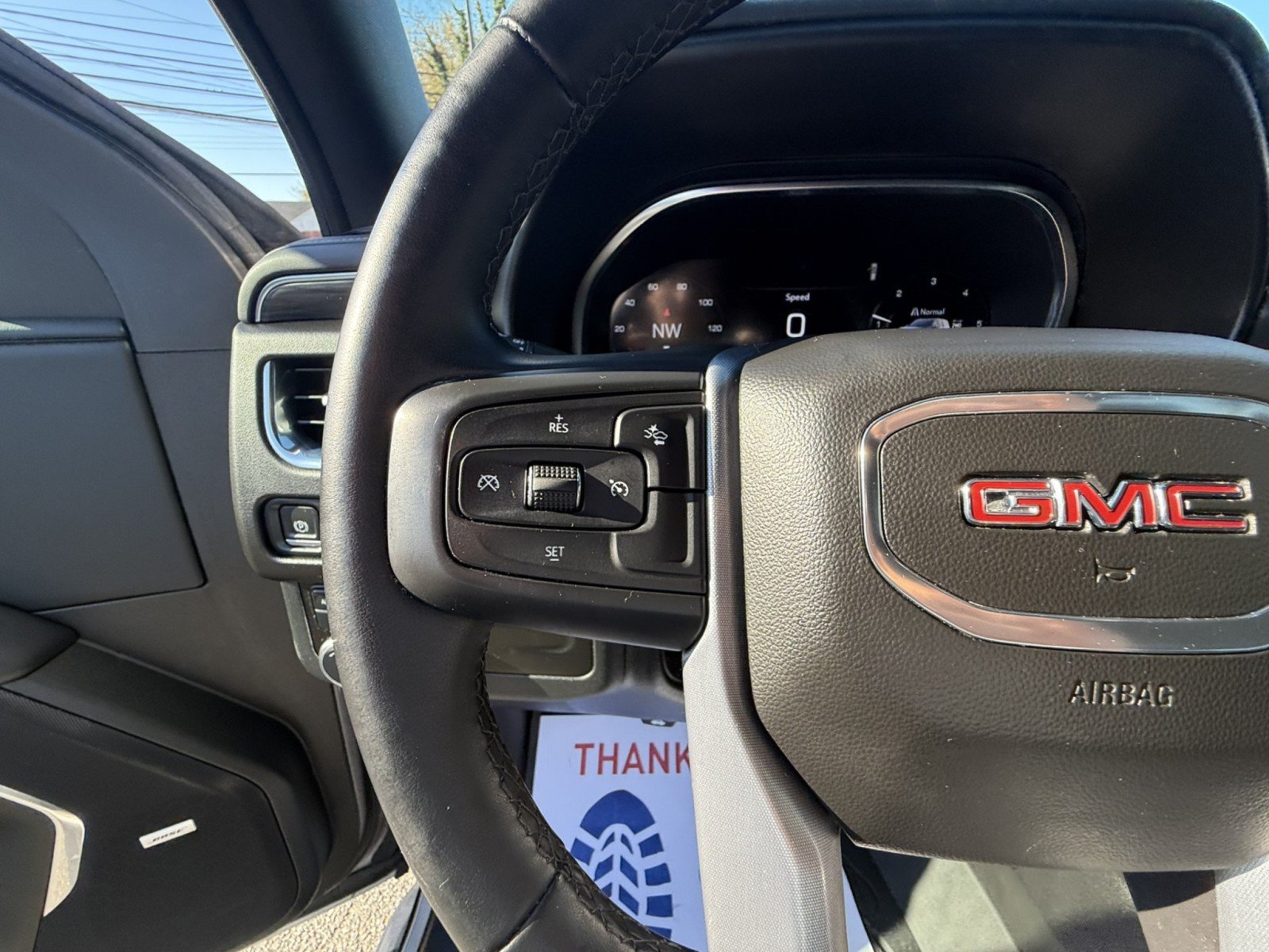 Used 2023 GMC Yukon SLT AWD/4WD image 19