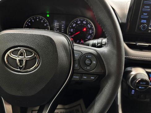 Used 2021 Toyota RAV4 XLE Premium AWD/4WD image 19