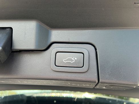 Used 2015 Land Rover Range Rover Evoque Pure Premium image 36