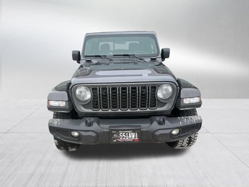 Used 2025 Jeep Gladiator Nighthawk image 2