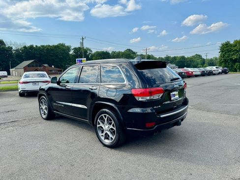 Used 2021 Jeep Grand Cherokee Overland AWD/4WD image 4