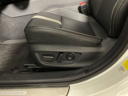 Used 2025 Toyota Camry SE AWD/4WD image 22