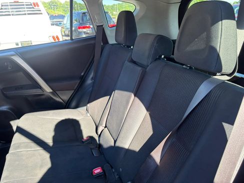 Used 2015 Toyota RAV4 LE AWD/4WD image 44