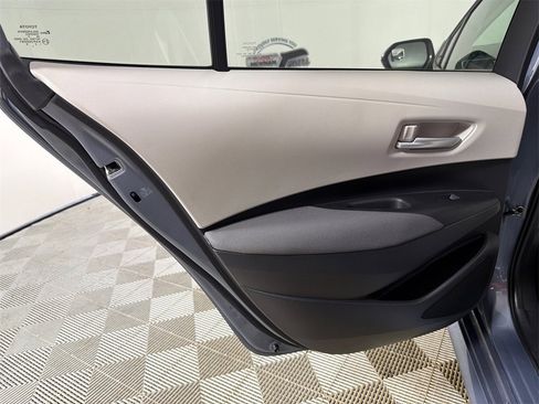 Used 2021 Toyota Corolla LE image 21