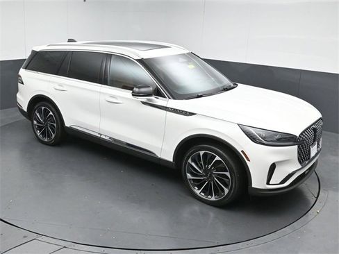 Certified 2025 Lincoln Aviator Reserve w/ Equipment Group 201A image 47