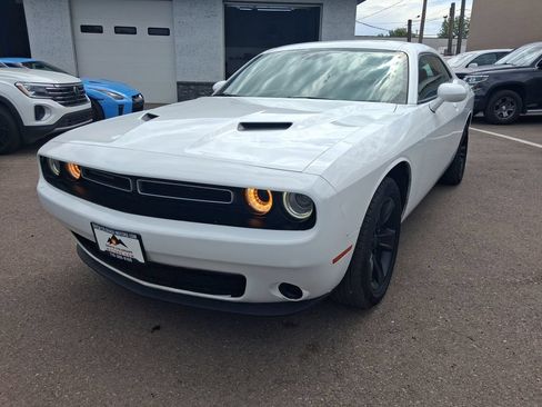 Used 2019 Dodge Challenger SXT RWD image 3