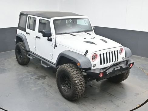 Used 2018 Jeep Wrangler Unlimited Sport w/ Connectivity Group AWD/4WD image 13