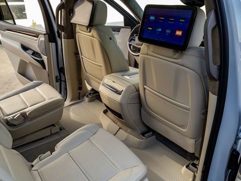 Used 2026 Cadillac Escalade Platinum Sport w/ LPO, ONYX Package image 29