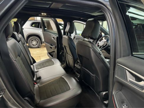 Used 2024 Ford Edge ST-Line w/ Class II Trailer Tow Package image 13