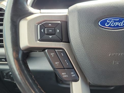 Used 2022 Ford F350 Platinum w/ FX4 Off-Road Package AWD/4WD image 26