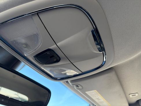 Used 2019 Jeep Cherokee Limited w/ Luxury Group image 32