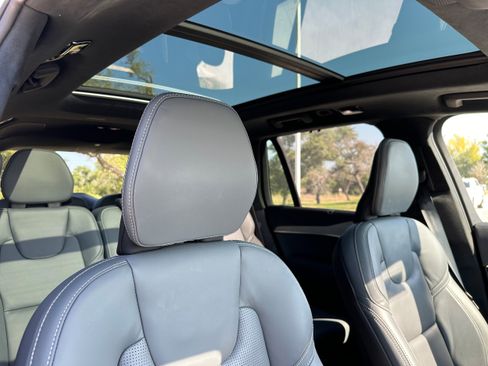 Certified 2024 Volvo XC90 T8 Ultimate w/ Lounge Package image 9