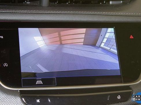 Used 2025 Cadillac XT5 Premium Luxury image 32