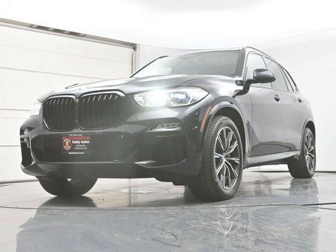 Used 2021 BMW X5 xDrive40i w/ M Sport Package AWD/4WD image 29