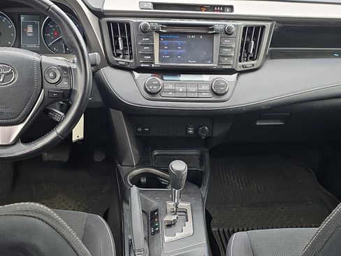 Used 2017 Toyota RAV4 XLE w/ All Weather Liner Package AWD/4WD image 9