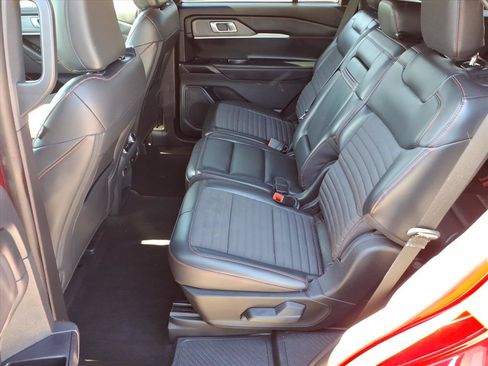 Used 2025 Ford Explorer ST-Line w/ ST-Line Street Pack AWD/4WD image 11