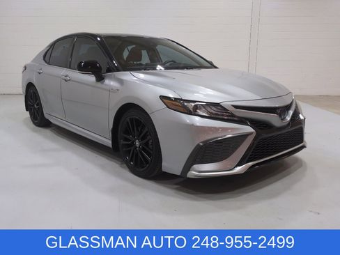 Used 2021 Toyota Camry XSE w/ Cold Weather Package FWD image 1