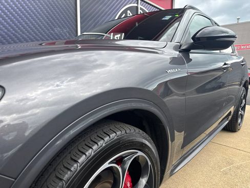 Used 2023 Alfa Romeo Stelvio Veloce AWD/4WD image 17
