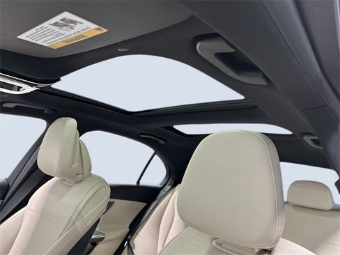 Used 2025 Mercedes-Benz C 300 4MATIC Sedan image 28