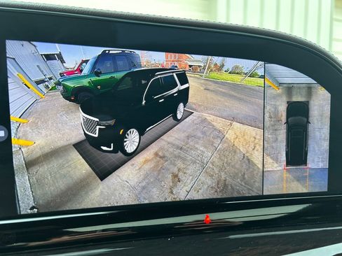 Used 2023 Cadillac Escalade Sport Platinum w/ LPO, ONYX Package image 35