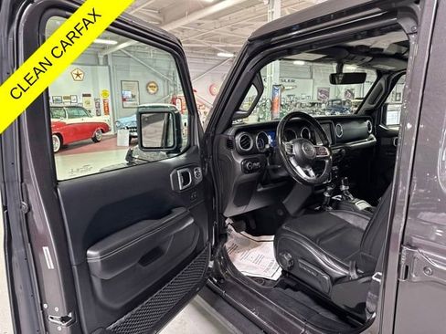 Used 2019 Jeep Wrangler Unlimited Sahara w/ Quick Order Package 24M Moab AWD/4WD image 11