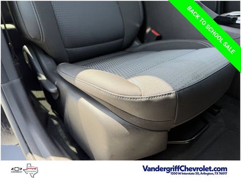 Used 2025 Chevrolet Trax LT FWD image 23