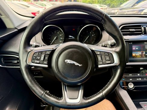 Used 2018 Jaguar F-PACE Prestige AWD/4WD image 25