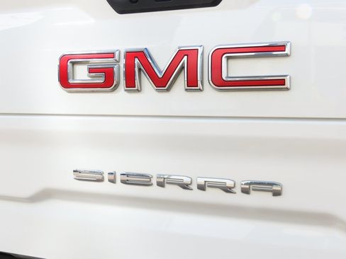 Used 2022 GMC Sierra 1500 SLT w/ SLT Convenience Package image 21