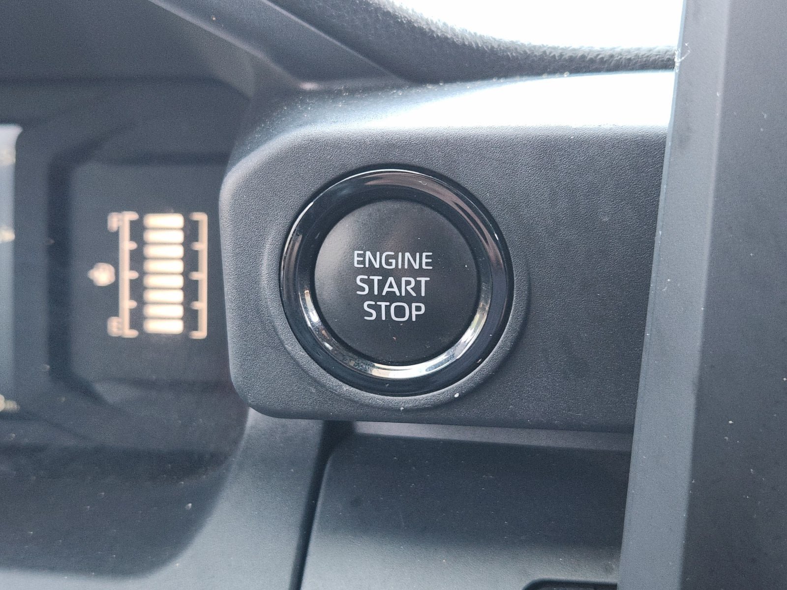 Used 2024 Toyota Tacoma SR AWD/4WD image 29