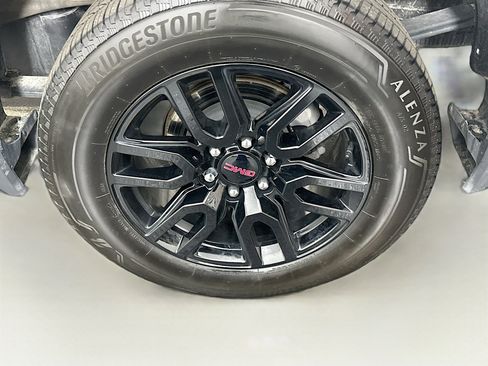 Used 2024 GMC Sierra 1500 Elevation image 11