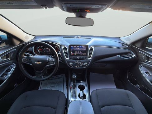 Used 2020 Chevrolet Malibu LT image 17