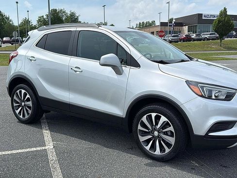 Used 2022 Buick Encore Preferred w/ Safety Package AWD/4WD image 2