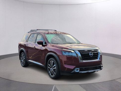 Used 2023 Nissan Pathfinder Platinum FWD image 9