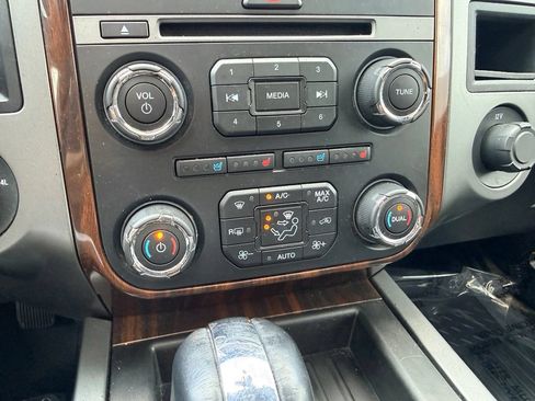 Used 2017 Ford Expedition Platinum AWD/4WD image 12