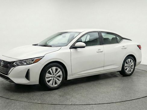 Used 2025 Nissan Sentra S FWD image 3