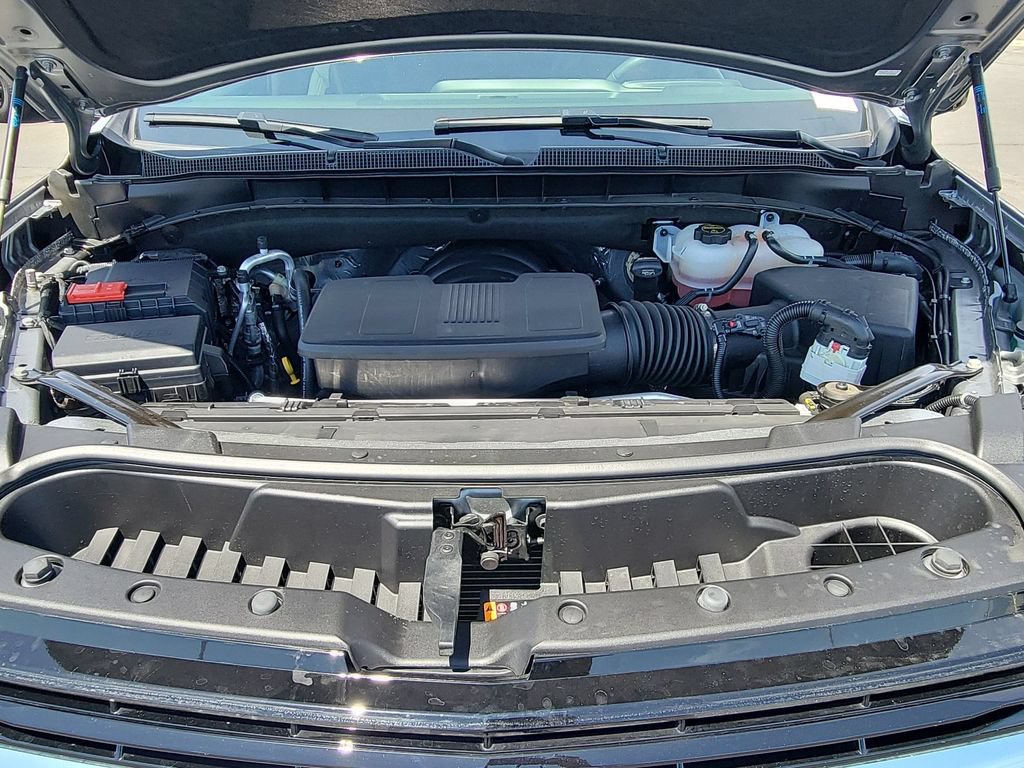 Used 2026 Chevrolet Suburban LS RWD image 29