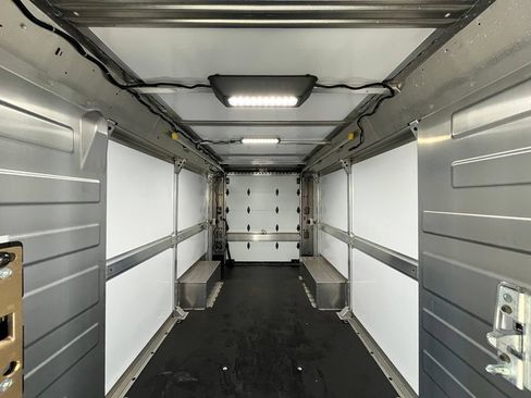 Used 2024 Chevrolet Brightdrop 600 w/ Commercial Equipment Package AWD/4WD image 20