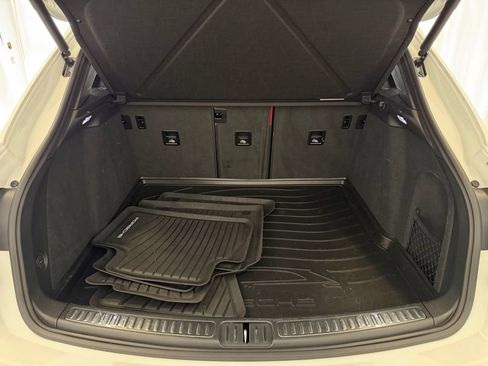 Certified 2024 Porsche Macan Turbo AWD/4WD image 27