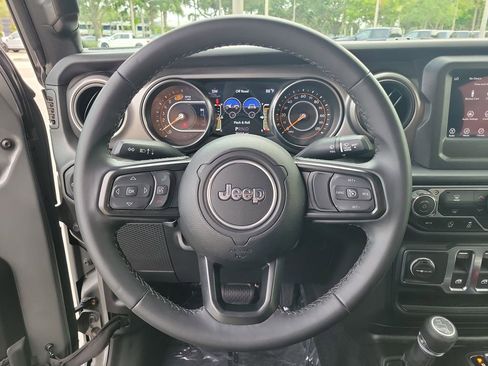 Used 2021 Jeep Wrangler Sport AWD/4WD image 16