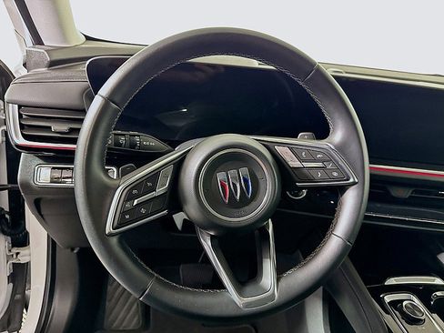 Used 2024 Buick Envision Preferred image 12