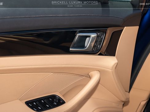 Used 2022 Porsche Panamera image 55