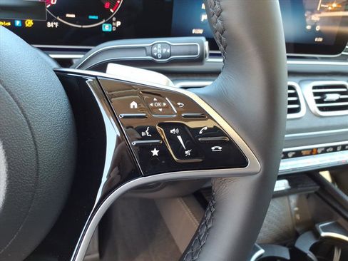 Used 2026 Mercedes-Benz GLS 450 4MATIC image 16