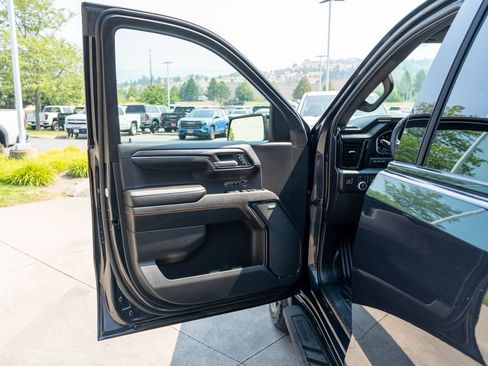 Used 2023 GMC Sierra 1500 AT4 w/ AT4 Premium Package AWD/4WD image 18