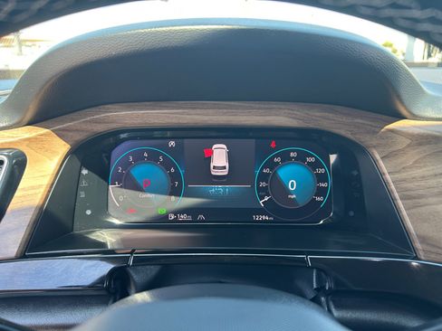 Used 2025 Volkswagen Atlas SE AWD/4WD image 10