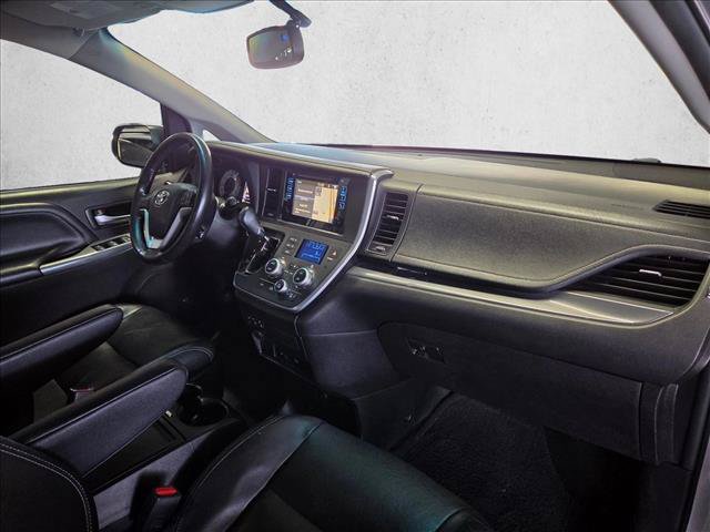Used 2017 Toyota Sienna SE Premium FWD image 21