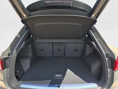 New 2025 Audi Q3 2.0T Premium image 24